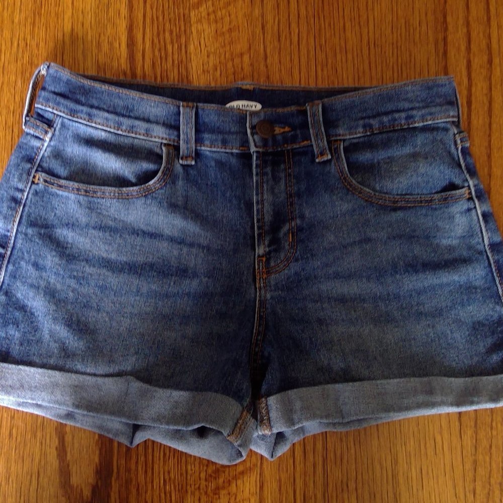 Old Navy Size 4 Cuffed Classic Denim Jean Shorts